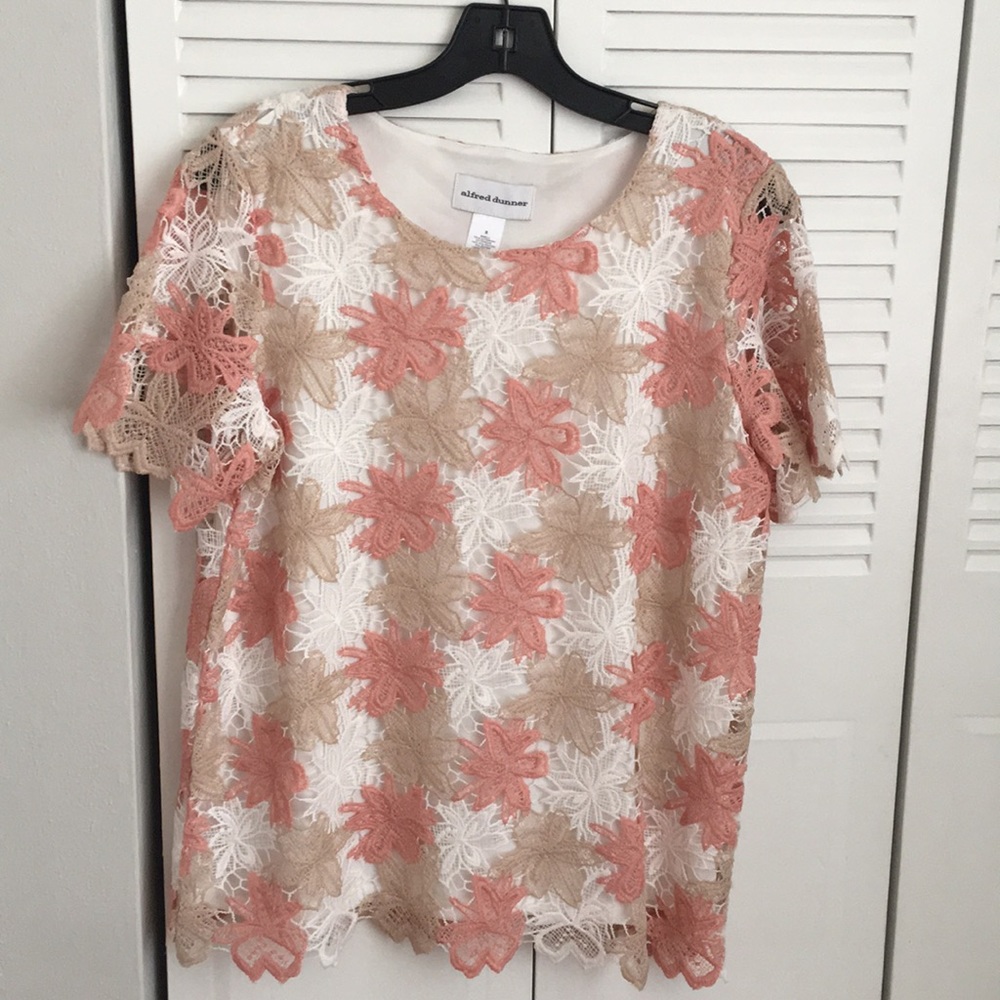 Floral embroidered Alfred Dunner NWOT Small pink and white